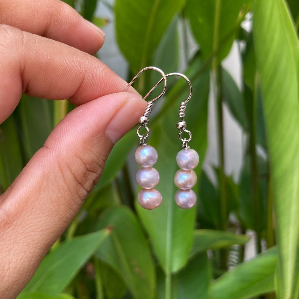 Bông Tai Móc Bạc 3 Hạt Ngọc Trai Nước Ngọt Tự Nhiên 7-8mm MADAME HIEN PEARLS BTT029