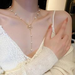 Vòng Cổ Dây Chuyền Điểm Hạt Ngọc Trai Tự Nhiên Mặt Hoa 5 Cánh Nối Tua Rua Dài Sành Điệu MADAME HIEN PEARLS Cho Nữ CT067