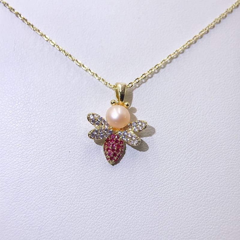 Mặt Dây Chuyền Ngọc Trai Tự Nhiên Hình Con Ong Đính Đá Zircon Đáng Yêu MADAME HIEN PEARLS Cho Nữ MN050