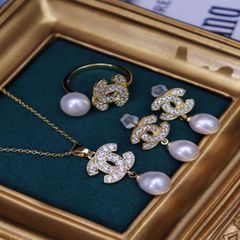 Bộ Set Ngọc Trai Dây chuyền + Nhẫn + Bông Tai Phong Cách CHANEL Sang Trọng SPS025