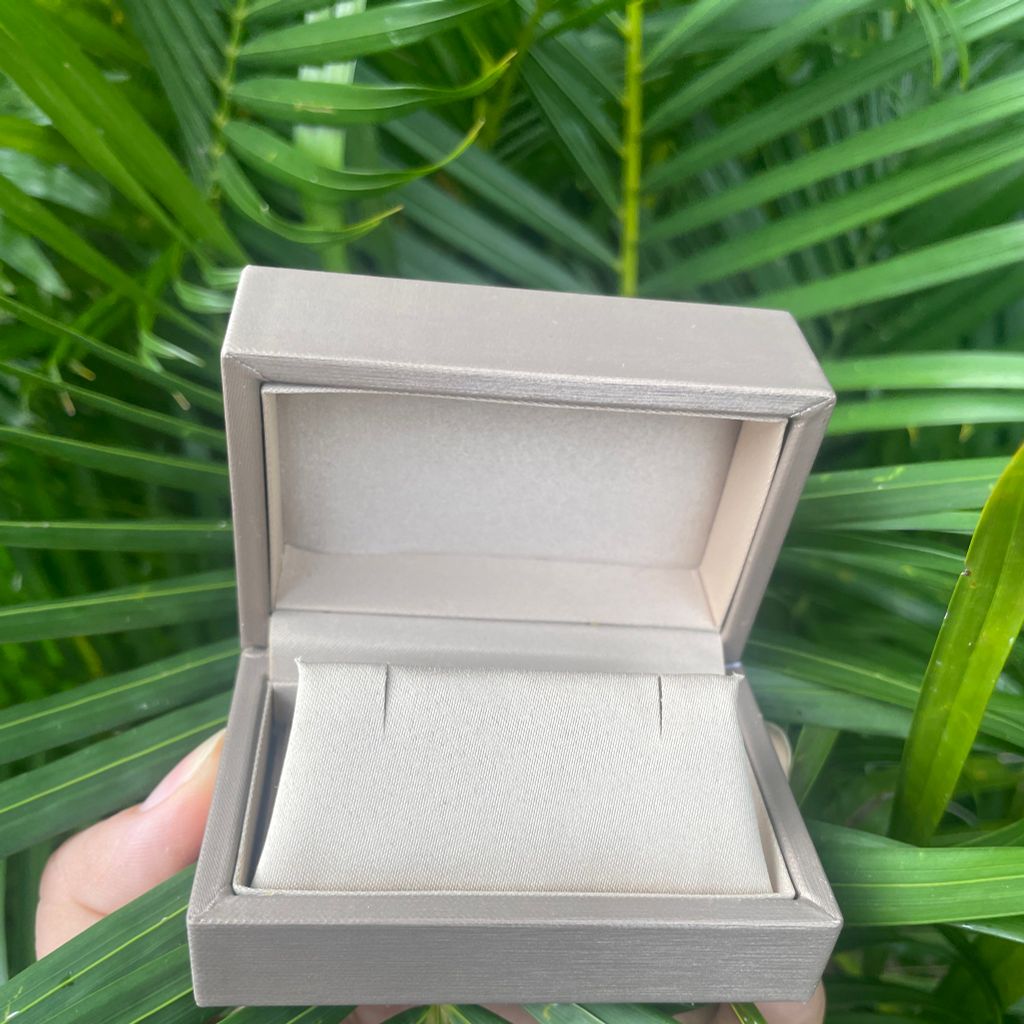 Hộp đựng trang sức cao cấp chất liệu da PU kích thước đa dạng cho từng sản phẩm PKG007