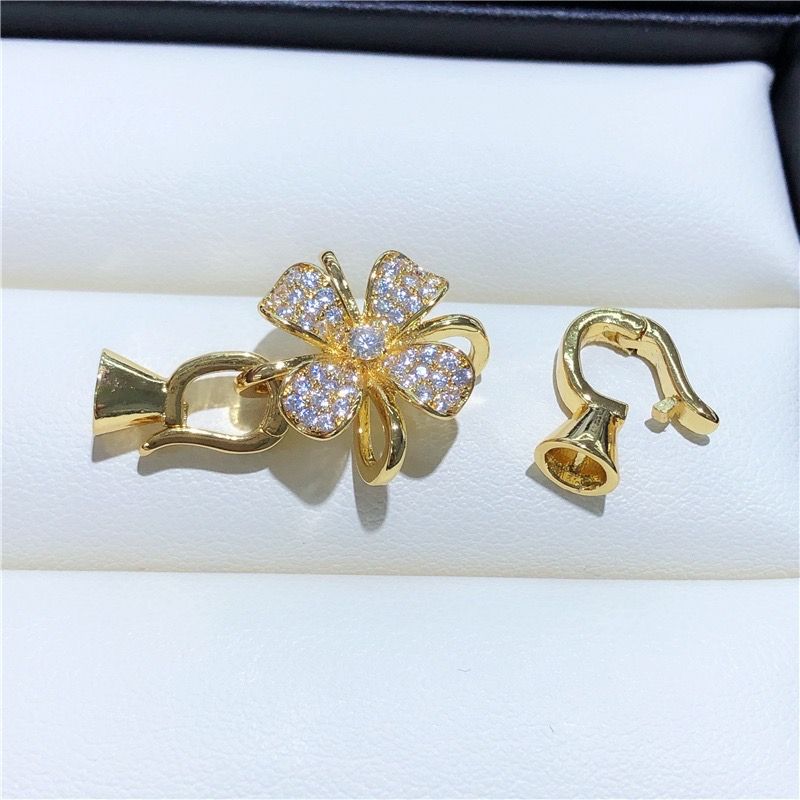 Khóa Cài Mặt Dây Chuyền Hình Hoa 4 Cánh Đính Đá Zircon Mạ Vàng 14K PKKC001B