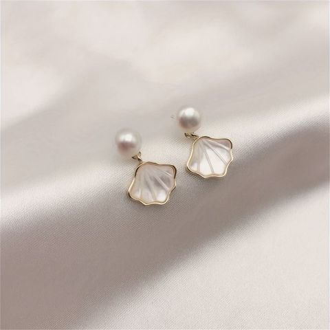 Bông Tai Ngọc Trai Nước Ngọt Sò Biển MADAME HIEN PEARLS Tươi Mới Cho Nữ BTN001