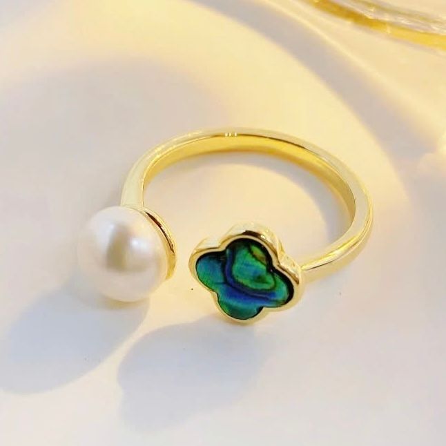 Nhẫn Ngọc Trai Tự Nhiên Mặt Cỏ 4 Lá Xà Cừ Màu Vỏ Bàu Ngư MADAME HIEN PEARLS Freesize NN112