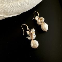 Designer Jewelry Bông Tai Ngọc Trai Baroque Tự Nhiên Tua Rua Bông Hoa MADAME HIEN PEARLS Cho Nữ BTB096