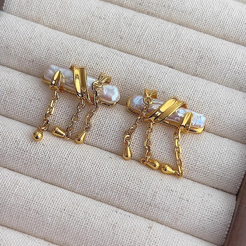 Designer Jewelry Bông Tai Thiết Kế Ngọc Trai Dị Dạng Que Bệnh Dây Kim Khúc Tre Tua Rua Retro MADAME HIEN PEARLS Sang Trọng BTB058