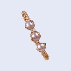 Designer Jewelry Vòng Tay Thiết Kế Kiểu Còng Cứng Phối 3 Hạt Ngọc Trai Tím Quấn Kim Ma Mị Cá Tính MADAME HIEN PEARLS Unisex Nam Nữ VTT070