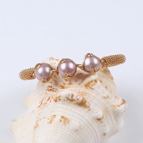 Designer Jewelry Vòng Tay Thiết Kế Kiểu Còng Cứng Phối 3 Hạt Ngọc Trai Tím Quấn Kim Ma Mị Cá Tính MADAME HIEN PEARLS Unisex Nam Nữ VTT070