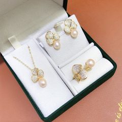 Bộ Set Ngọc Trai Dây chuyền, Nhẫn và Bông Tai Dáng Hoa 3 Cánh Thời Trang MADAME HIEN PEARLS Sang Trọng SPS024V
