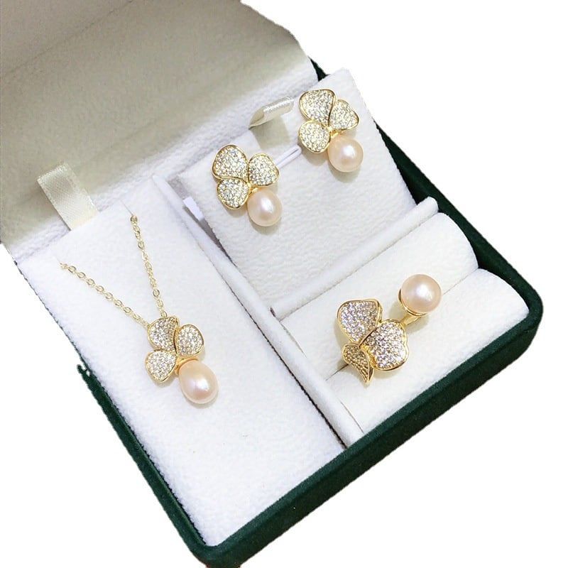 Bộ Set Ngọc Trai Dây chuyền, Nhẫn và Bông Tai Dáng Hoa 3 Cánh Thời Trang MADAME HIEN PEARLS Sang Trọng SPS024V