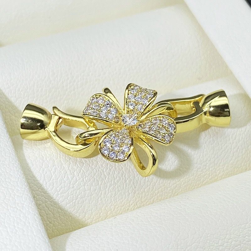 Khóa Cài Mặt Dây Chuyền Hình Hoa 4 Cánh Đính Đá Zircon Mạ Vàng 14K PKKC001B