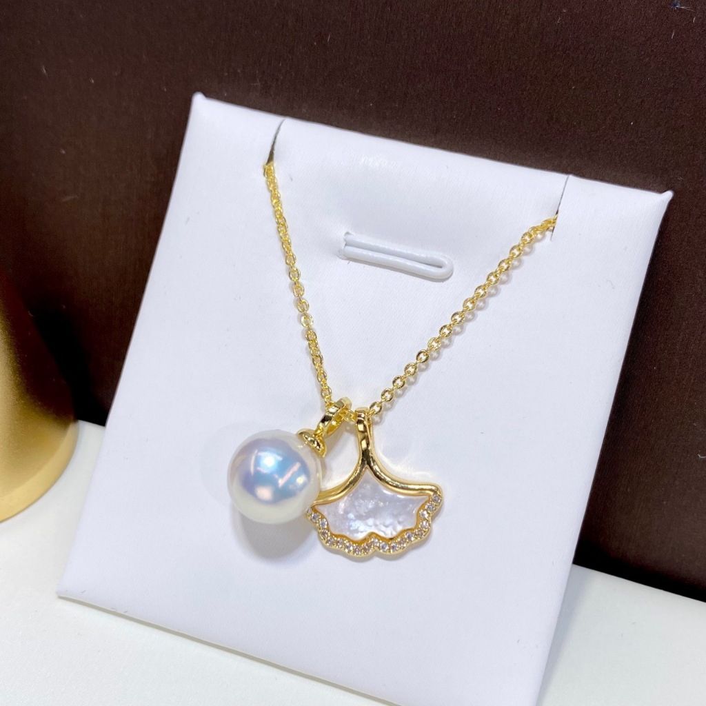 Vòng Cổ Mặt Dây Chuyền Ngọc Trai Tròn Xoe Đính Lá Bạch Quả Ginkgo Vỏ Sò MADAME HIEN PEARLS Sang Trọng MT015