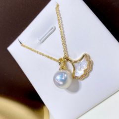 Vòng Cổ Mặt Dây Chuyền Ngọc Trai Tròn Xoe Đính Lá Bạch Quả Ginkgo Vỏ Sò MADAME HIEN PEARLS Sang Trọng MT015