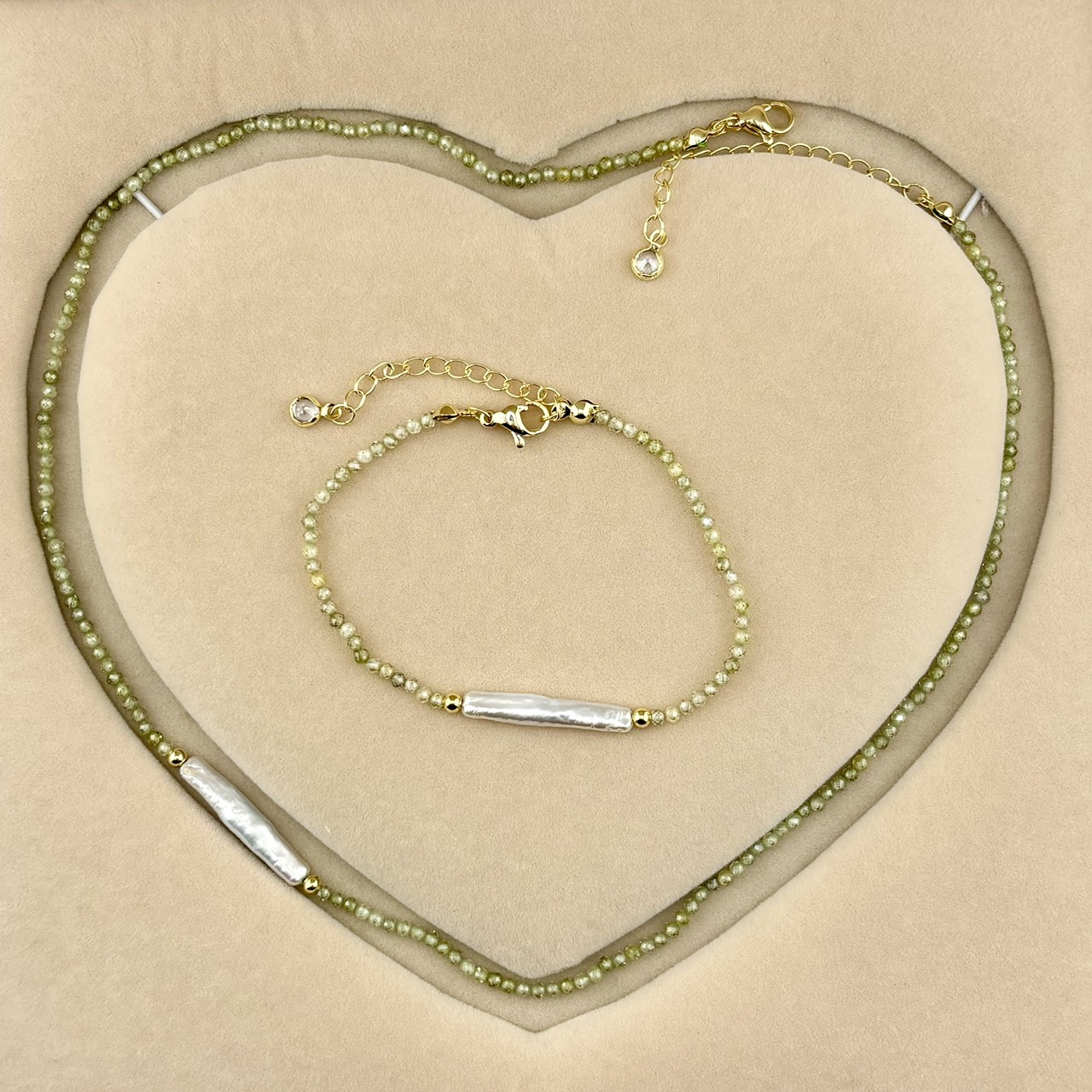 Bộ Set Vòng Cổ Và Vòng Tay Cườm Xanh Cốm Mặt Ngọc Trai Baroque Dáng Que Đáng Yêu MADAME HIEN PEARLS SPS078