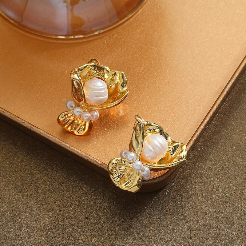 Bông Tai Kim Bạc s925 Đính Ngọc Trai Tự Nhiên Tạo Dáng Đoá Hoa Lãng Mạn MADAME HIEN PEARLS BTT094