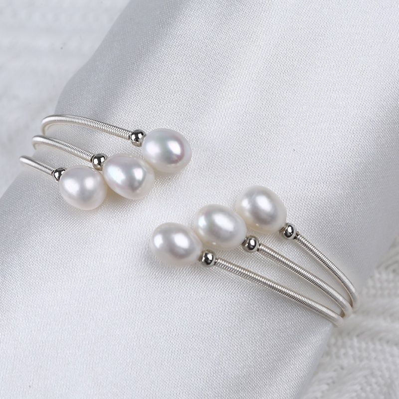 Vòng Tay Gọng Hở Đính Ngọc Trai Giọt Nước Kiểu Còng Cứng Đính Ngọc Trai MADAME HIEN PEARL Thời Trang Freesize VTG004MB