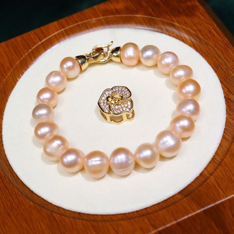 Vòng Tay Ngọc Trai Khoá Hoa Hồng Sang Trọng Quý Phái MADAME HIEN PEARLS VTT043