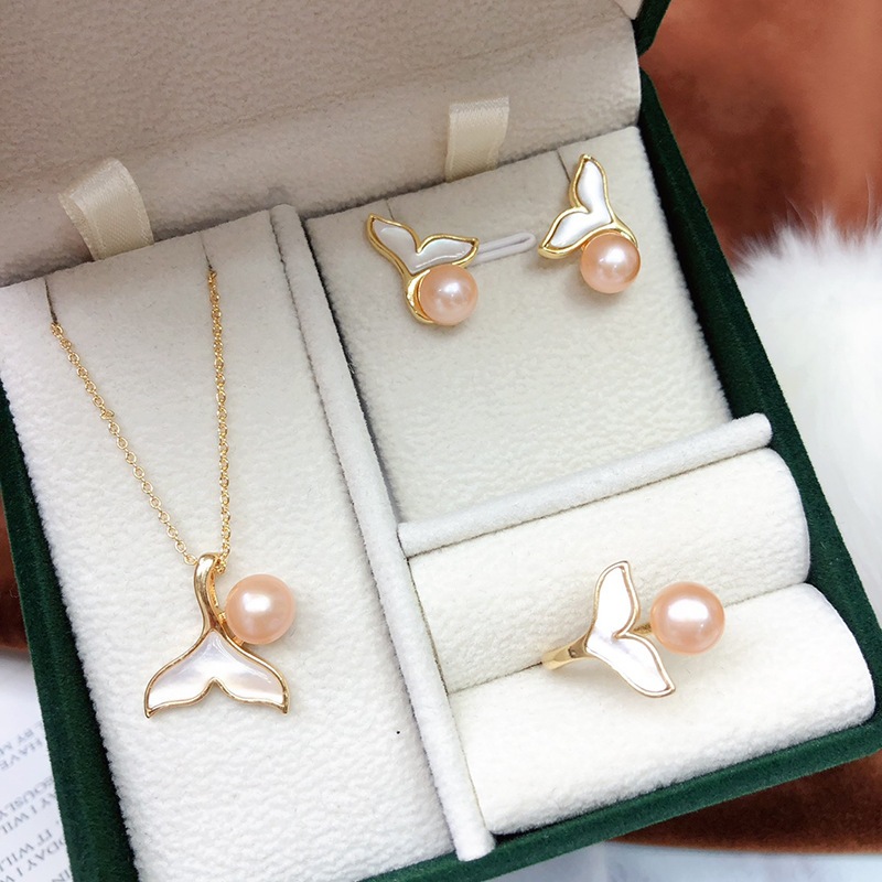 Bộ Set Ngọc Trai Dây chuyền, Nhẫn và Bông Tai Đuôi Cá Fritillaria MADAME HIEN PEARLS Cho Nữ SPS034