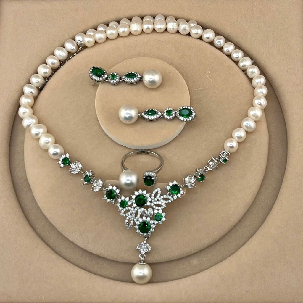 Bộ Set Ngọc Trai Vòng Cổ, Bông Tai và Nhẫn Tự Nhiên Đính Đá Quý Xanh Lục Bảo MADAME HIEN PEARLS Cho Nữ SCT029