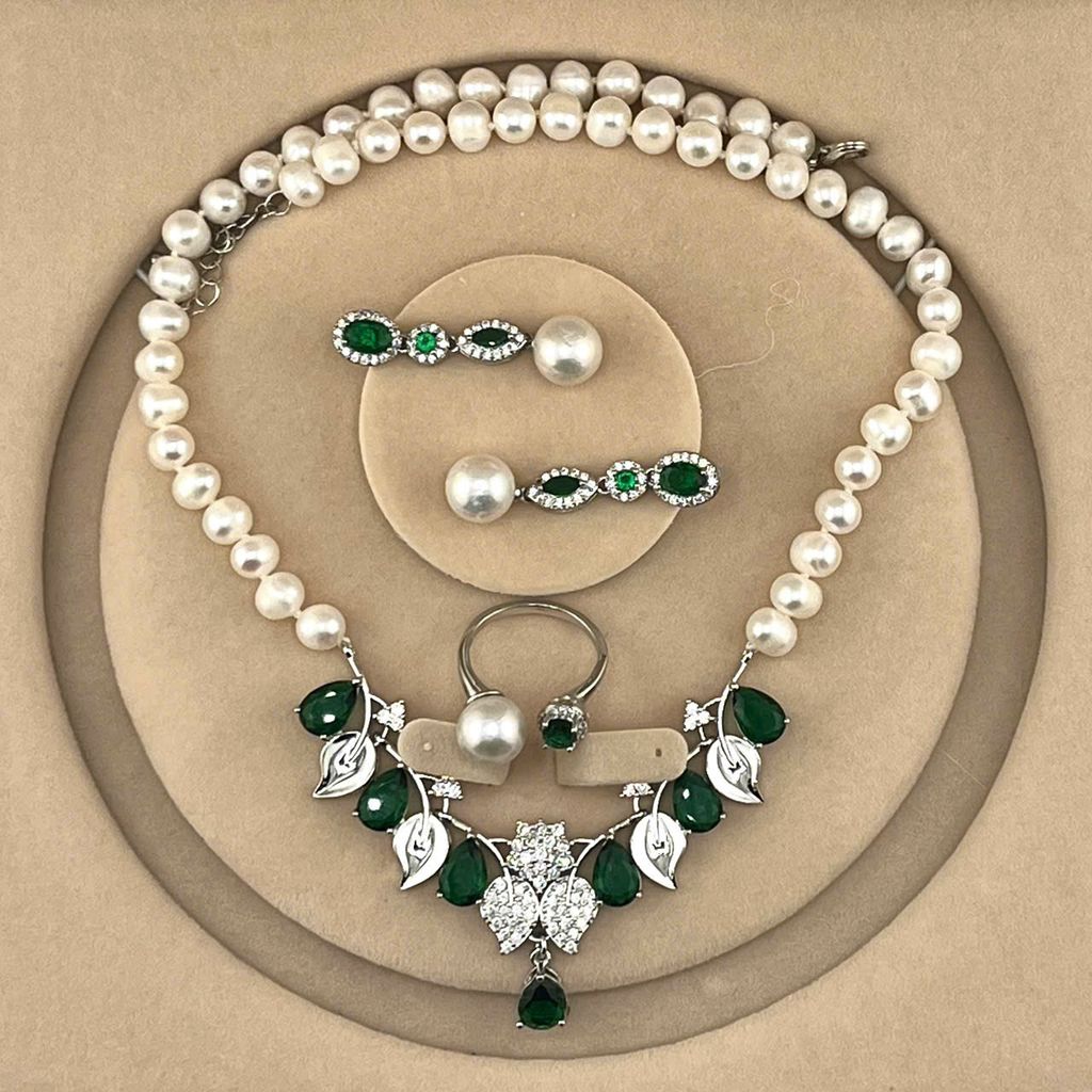 Bộ Set Ngọc Trai Vòng Cổ, Bông Tai và Nhẫn Tự Nhiên Đính Đá Quý Xanh Lục Bảo MADAME HIEN PEARLS Cho Nữ SCT029