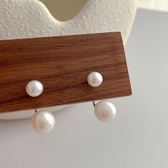 Bông Tai Bạc 925 Đính 2 Hạt Ngọc Trai Tự Nhiên Lớn Nhỏ Kiểu DIOR Dáng Cong Sang Trọng MADAME HIEN PEARLS BTN087