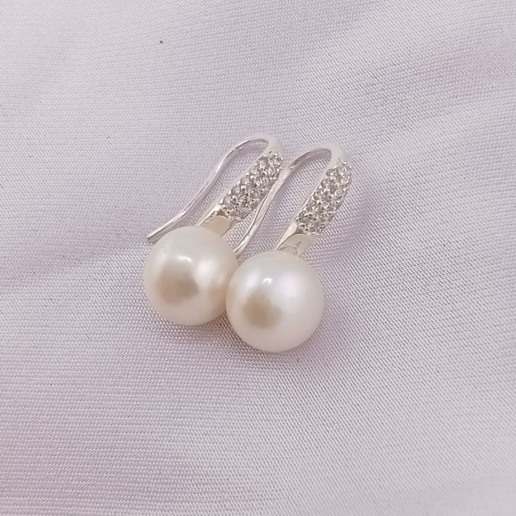 Bông Tai Ngọc Trai Dáng Giày Cao Gót MADAME HIEN PEARLS Bạc Ta Size 9-10mm BTN114
