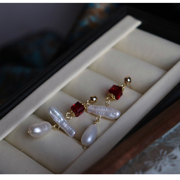 Designer Jewelry Bông Tai Thiết Kế Ngọc Trai Dị Tự Nhiên Tua Rua Phối Mặt Đá Hình Học Vuông Vức MADAME HIEN PEARLS Thời Trang Nữ BTB077