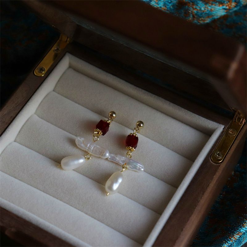 Designer Jewelry Bông Tai Thiết Kế Ngọc Trai Dị Tự Nhiên Tua Rua Phối Mặt Đá Hình Học Vuông Vức MADAME HIEN PEARLS Thời Trang Nữ BTB077