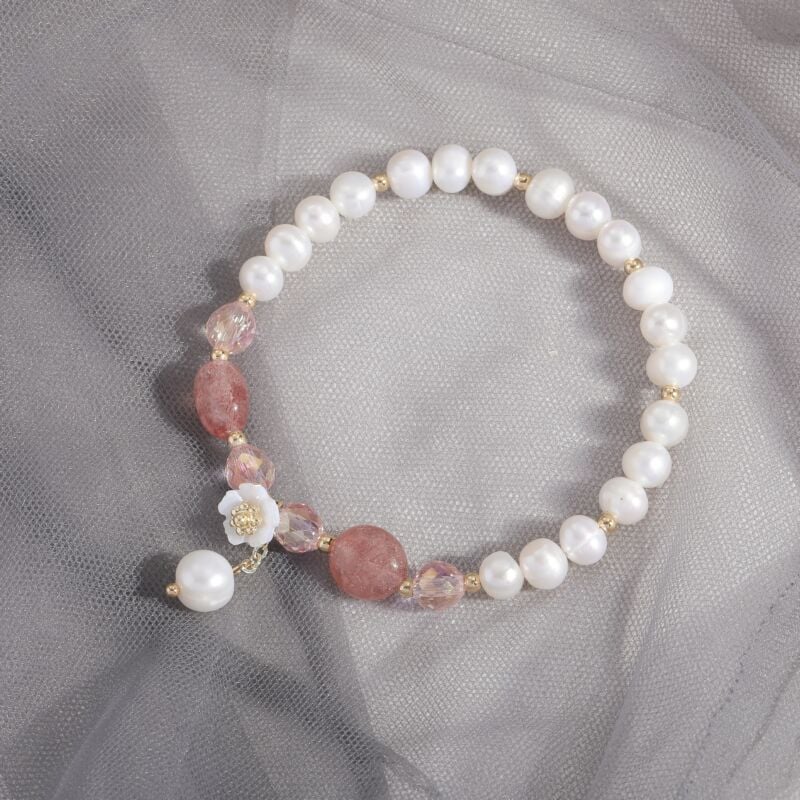 Vòng Tay Ngọc Trai Phối Hoa Mai, Cườm Dâu Và Pha Lê Dâu Tây Ngọt Ngào Kèm Cham Hạt Ngọc Trai MADAME HIEN PEARLS Thời Trang Nữ VTT076