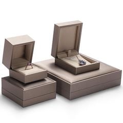 Hộp đựng trang sức cao cấp chất liệu da PU kích thước đa dạng cho từng sản phẩm PKG007