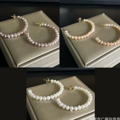 Bông Tai Chữ C To Tròn Đính Ngọc Trai Tròn MADAME HIEN PEARLS Dễ Thương Cho Nữ BTT089