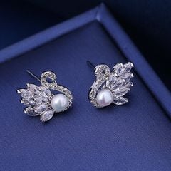 Bông Tai Ngọc Trai Thiên Nga Đính Đá Quý Kim Bạc S925 MADAME HIEN PEARLS Cho Nữ BTN082