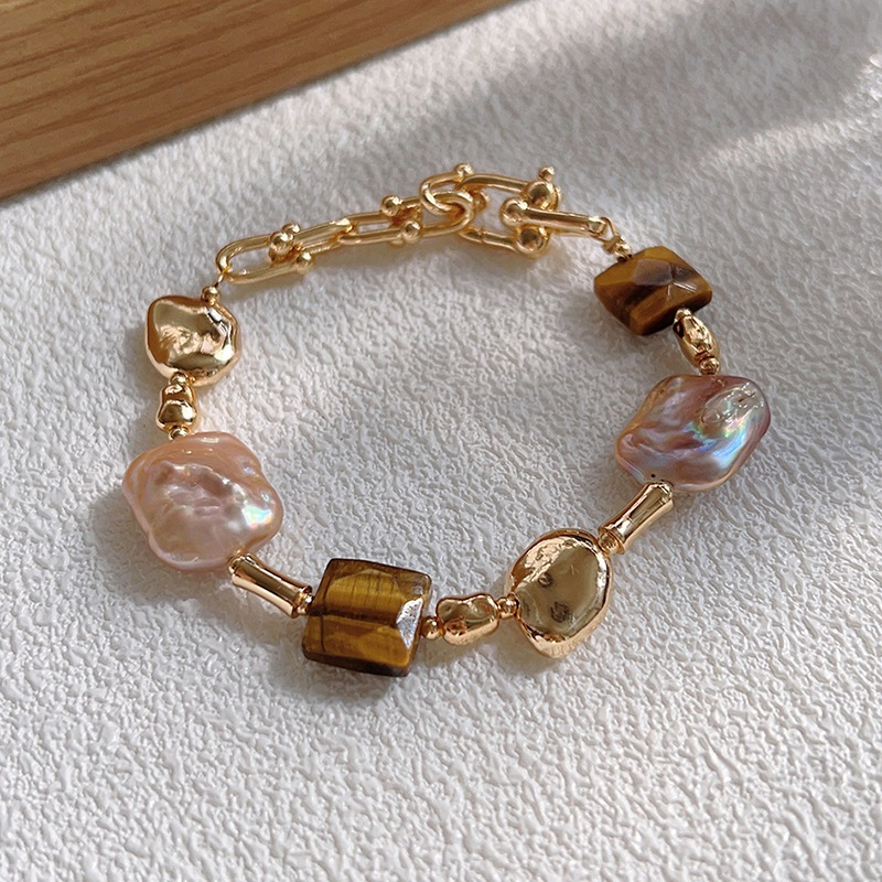 DESIGNER JEWELRY Vòng Tay Ngọc Trai Tự Nhiên Baroque Vuông Phối Viên Hổ Phách Vuông Và Cham Vàng Sang Trọng Cá Tính Thời Trang RUNWAY MADAME HIEN PEARLS VTB030