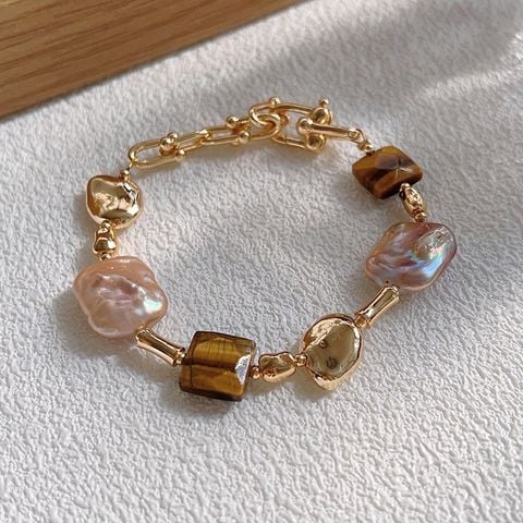 DESIGNER JEWELRY Vòng Tay Ngọc Trai Tự Nhiên Baroque Vuông Phối Viên Hổ Phách Vuông Và Cham Vàng Sang Trọng Cá Tính Thời Trang RUNWAY MADAME HIEN PEARLS VTB030