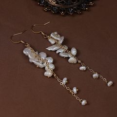Designer Jewelry Bông Tai Thiết Kế Ngọc Trai Dị Keshi Tự Nhiên Tua Rua Kiểu Chùm Nho Niche Retro MADAME HIEN PEARLS BTB052