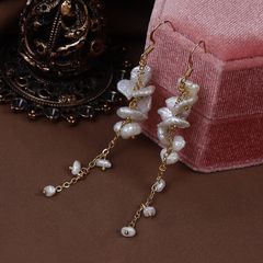 Designer Jewelry Bông Tai Thiết Kế Ngọc Trai Dị Keshi Tự Nhiên Tua Rua Kiểu Chùm Nho Niche Retro MADAME HIEN PEARLS BTB052