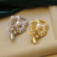 Ghim Cài Áo Ngọc Trai Tự Nhiên Kiểu Dáng Lá Sen Vàng Golden Lotus Leaf MADAME HIEN PEARLS Cho Nữ PKC036