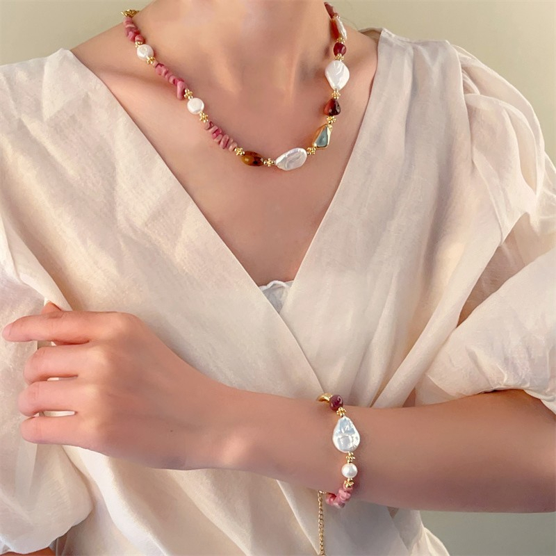 Set Vòng Cổ Choker và Vòng Tay Ngọc Trai Tự Nhiên Phối Đá Hồng Ngọc Phong Cách Boho MADAME HIEN PEARLS
