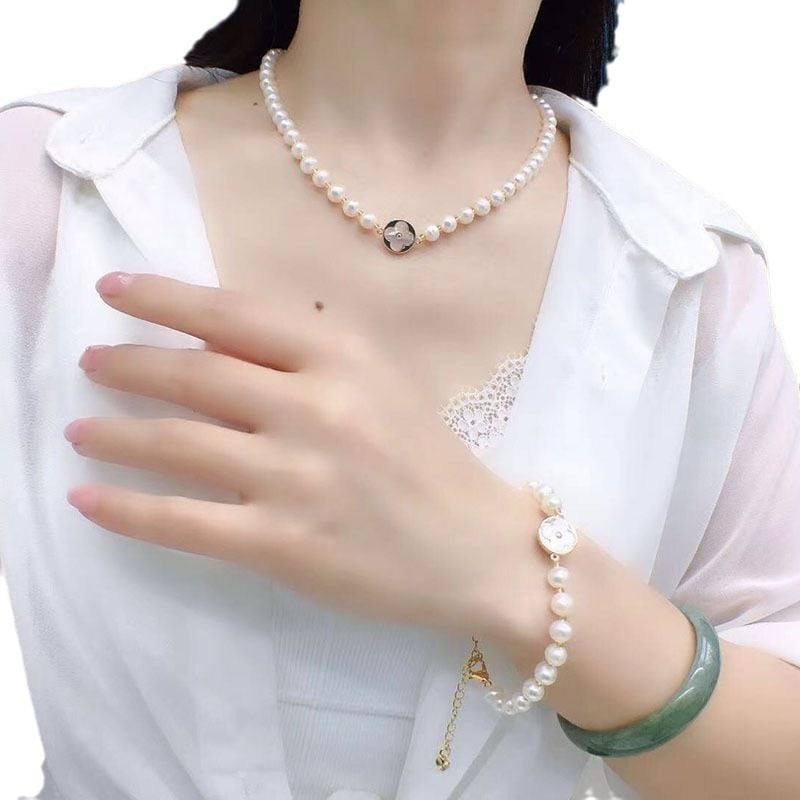 Bộ Set Ngọc Trai Hạt Tròn 6-7mm Khoá Dây Có Thể Điều Chỉnh Mặt Cỏ 4 Lá Phong Cách Van Cleef & Arpels MADAME HIEN PEARLS SCT027