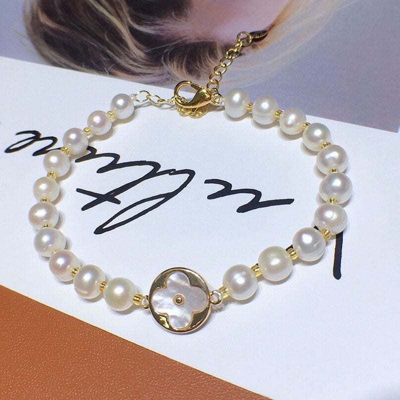 Bộ Set Ngọc Trai Hạt Tròn 6-7mm Khoá Dây Có Thể Điều Chỉnh Mặt Cỏ 4 Lá Phong Cách Van Cleef & Arpels MADAME HIEN PEARLS SCT027