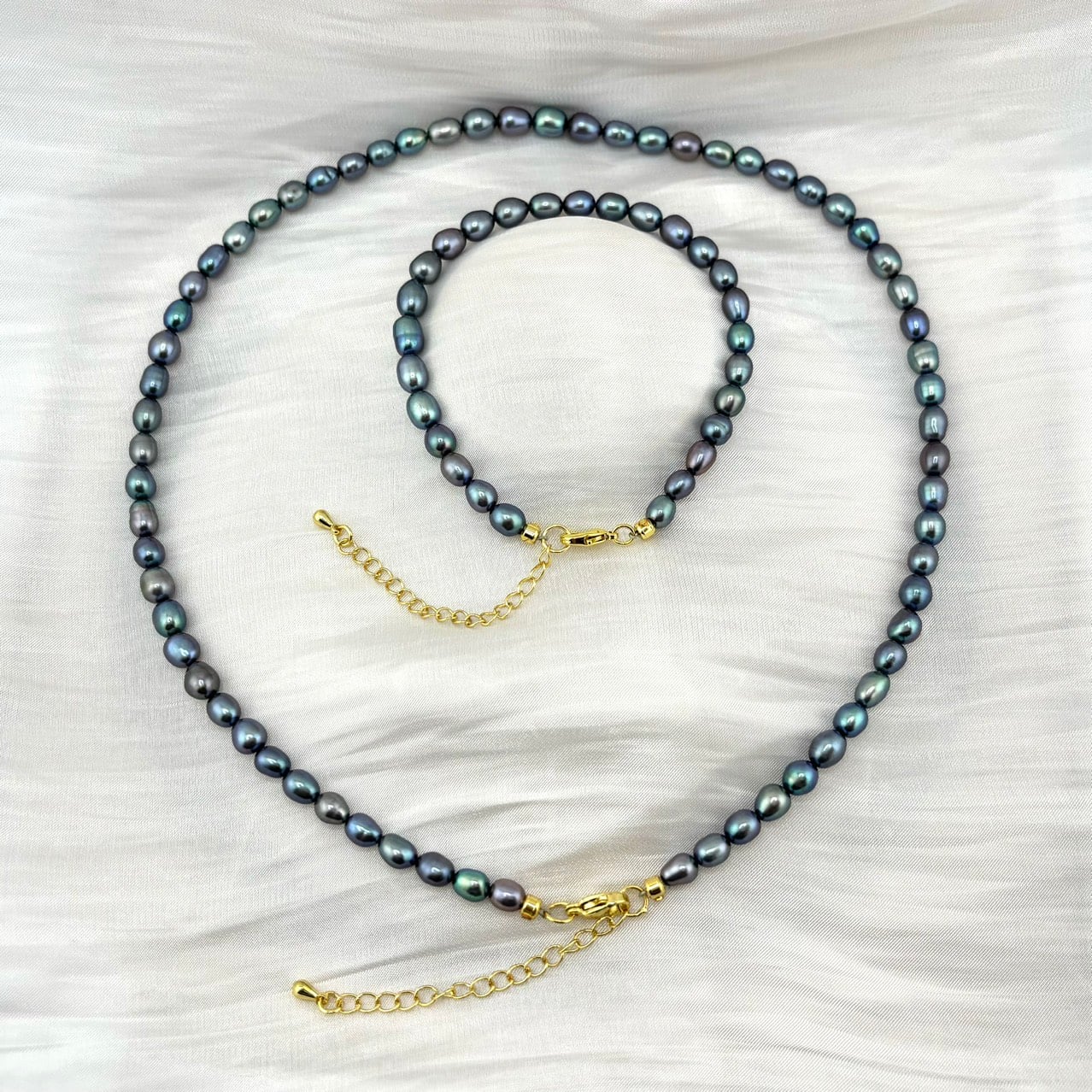 Bộ Set Ngọc Trai Đen Lông Công Vòng cổ + Vòng Tay Hạt Gạo Tự Nhiên 5-6mm Độ Bóng Cao AAAA MADAME HIEN PEARLS SCG005