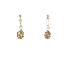 Khuyên Tai Kim Loại Đính Hạt Ngọc Trai Tua Rua Không Đối Xứng Phong Cách Hàn Quốc MADAME HIEN PEARLS BTB085