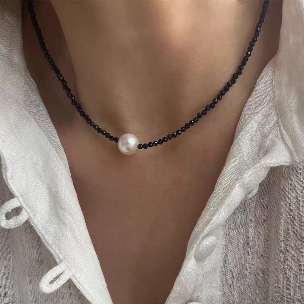 Vòng cổ Pha Lê Đen Mặt Ngọc Trai Tự Nhiên 1 Hạt Tối Giản MADAME HIEN PEARLS Unisex Nam Nữ BPMT001