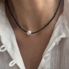 Vòng cổ Pha Lê Đen Mặt Ngọc Trai Tự Nhiên 1 Hạt Tối Giản MADAME HIEN PEARLS Unisex Nam Nữ BPMT001