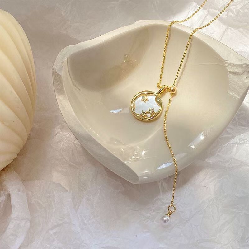 Mặt Vòng Cổ Phiến Hoa Nền Xà Cừ Đính Ngọc Trai Tự Nhiên MADAME HIEN PEARLS MG020