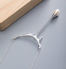 Vòng Cổ Bạc s925 Mặt Giọt Nước Đính Ngọc Trai Tối Giản MADAME HIEN PEARLS MG22