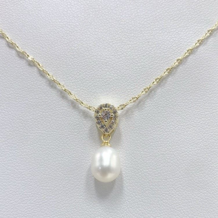 Mặt Dây Chuyền Ngọc Trai Giọt Nước Tự Nhiên Đính Mặt Đá MADAME HIEN PEARLS Đơn Giản MG026