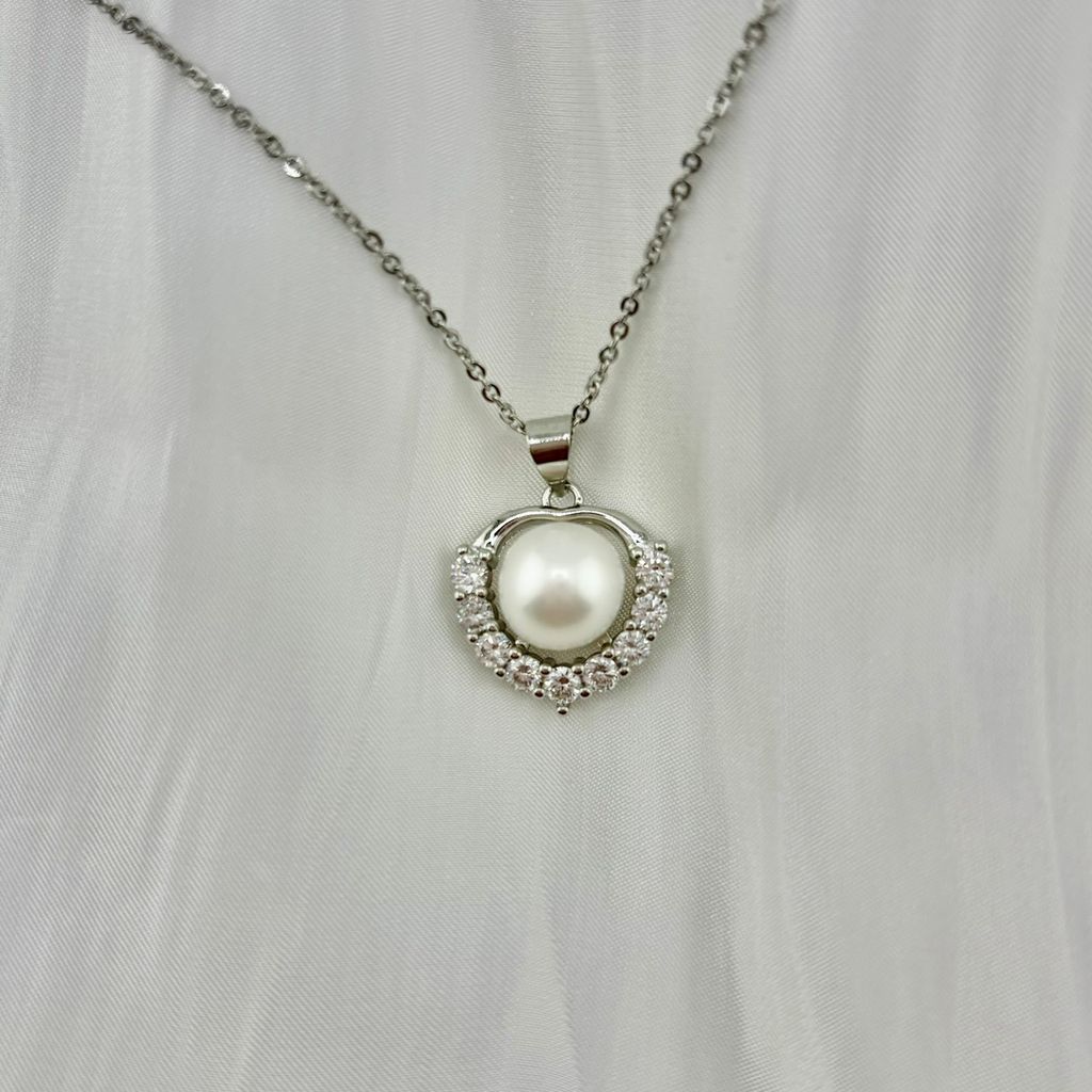Mặt Dây Chuyền Vòng Cổ Mặt Trái Tim Đính Ngọc Trai Tự Nhiên MADAME HIEN PEARLS MN053