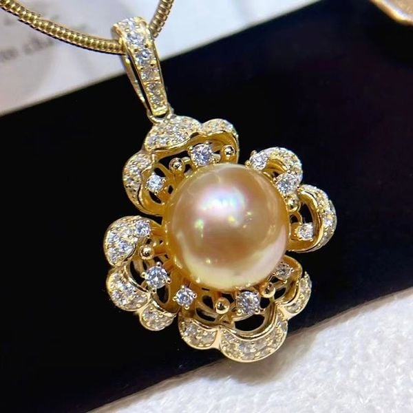 Mặt Dây Chuyền Ngọc Trai Hoa Mai Vàng 4 Cánh Xinh Xắn MADAME HIEN PEARLS Cho nữ MN067