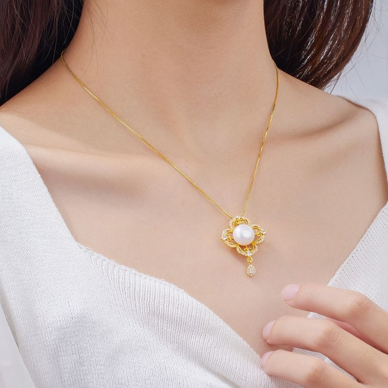 Vòng Cổ Mặt Ngọc Trai Tự Nhiên Mặt Hoa Văn Vintage Cổ Điển MADAME HIEN PEARLS MN040